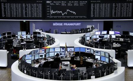 © Reuters. Las bolsas europeas se repliegan tras dato de producción alemana