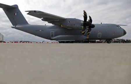 © Reuters. A new Airbus A400M military aircraft is seen on the tarmac during its unveiling ceremony at Orleans air base