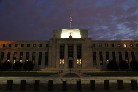 © Reuters. General view of the U.S. Federal Reserve building as the morning sky breaks over Washington