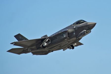 © Reuters. An F-35A Lightning II Joint Strike Fighter takes off on a training sortie at Eglin Air Force Base, Florida