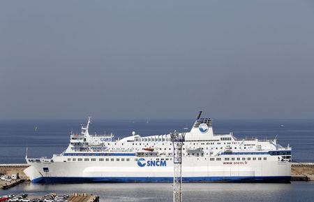 © Reuters. TROISIÈME SEMAINE DE GRÈVE À LA SNCM