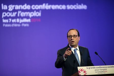 © Reuters. LA FSU QUITTE À SON TOUR LA CONFÉRENCE SOCIALE