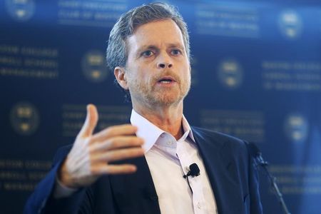 © Reuters. Nike CEO Mark Parker speaks at the Boston College CEO's Club of Boston luncheon in Boston