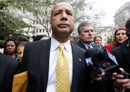 © Reuters. Former New Orleans Mayor C. Ray Nagin leaves the courthouse in New Orleans