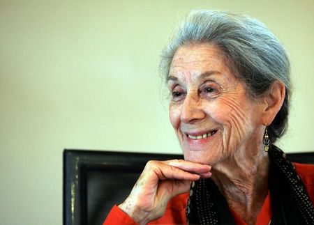 © Reuters. NADINE GORDIMER, PRIX NOBEL DE LITTÉRATURE, EST MORTE