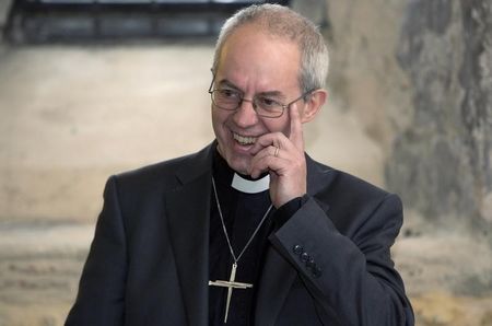 © Reuters. The Archbishop of Canterbury Welby speaks during a press conference at Lambeth Palace in London