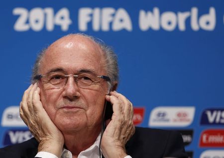 © Reuters. La FIFA se enfrenta a sus múltiples problemas tras la tregua del Mundial