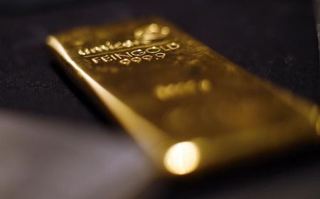 © Reuters. Слитки золота в хранилище ProAurum в Мюнхене