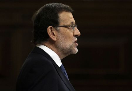 © Reuters. El Constitucional avala partes de la reforma laboral del Gobierno