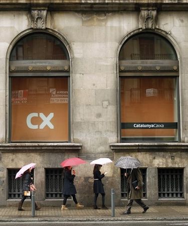 © Reuters. Blackstone y Oaktree, finalistas en la puja por los préstamos de Catalunya Banc