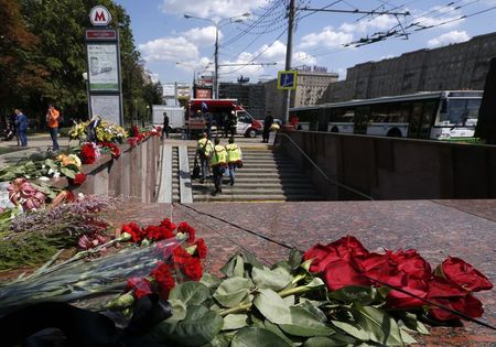 © Reuters. DEUX SALARIÉS DU MÉTRO DE MOSCOU ARRÊTÉS AU LENDEMAIN DE L’ACCIDENT