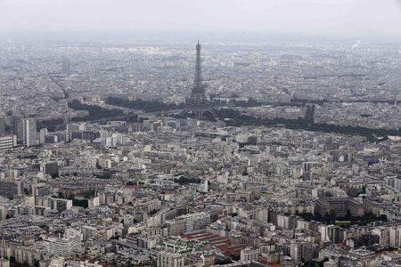 © Reuters. SUPPRESSION DE LA CRÉATION D'UNE NOUVELLE TAXE RÉGIONALE SUR LES NUITÉES EN ILE-DE-FRANCE