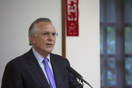 © Reuters. Richard Fisher, president of the Federal Reserve Bank of Dallas,speaks during at luncheon in Hong Kong