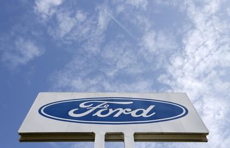 © Reuters. The logo of Ford Motor Co is seen at the company's assembly plant after an emergency meeting with the plant management in Genk