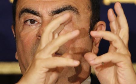 © Reuters. Nissan Motor Co's President and CEO Ghosn gestures as he speaks at a news conference at the Foreign Correspondents' Club of Japan in Tokyo