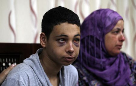 © Reuters. عودة أمريكي احتجز في اسرائيل وسط مزاعم عن تعرضه للضرب