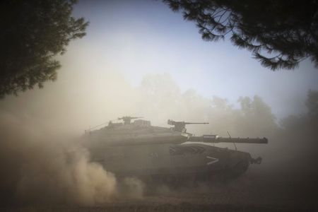 © Reuters. Aالجيش: التوغل البري الإسرائيلي سيستهدف مواقع في مختلف أنحاء قطاع غزة