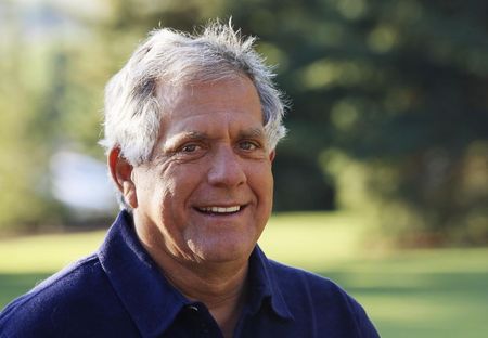 © Reuters. Leslie Moonves, CEO of CBS Corporation, arrives for the third day of the Allen and Co. media conference in Sun Valley