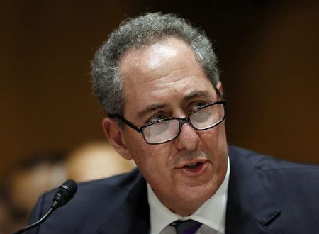 © Reuters. United States Trade Representative Froman testifies before the Senate Finance Committee in Washington