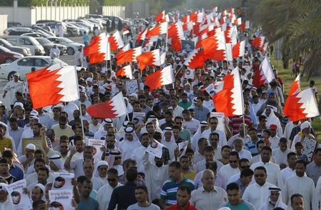 © Reuters. وزارة العدل البحرينية تطلب تجميد أنشطة جمعية الوفاق الشيعية
