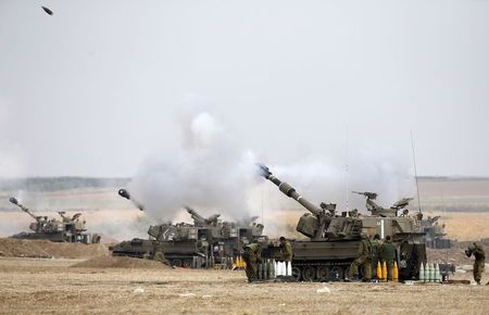 © Reuters. كيري يدافع عن الجهود الإسرائيلية لوقف الهجمات الصاروخية والهجمات عبر الأنفاق