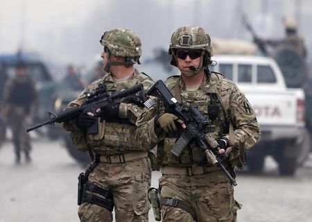 © Reuters. مسؤول صيني: بكين لن تملأ الفراغ العسكري الذي ستتركه واشنطن في أفغانستان