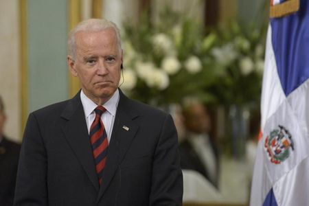 © Reuters. Biden attends a news conference in Santo Domingo