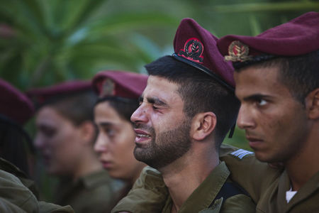 © Reuters. الجيش الإسرائيلي: مقتل سبعة جنود في اشتباكات مع حماس