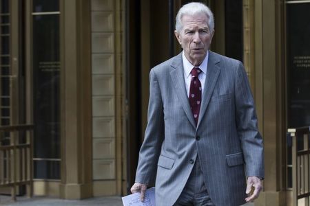 © Reuters. New York financial trial lawyer Pollack exits the U.S. District Court for the Southern District of New York in Lower Manhattan