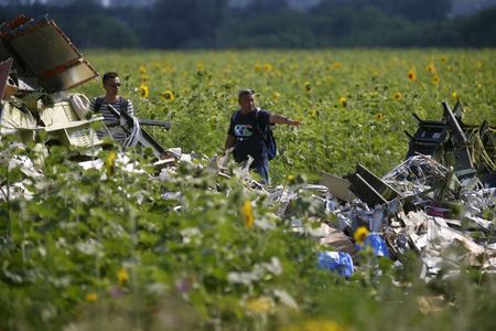 © Reuters. LE VOL MH17 PROBABLEMENT DÉTRUIT "PAR ERREUR" PAR LES REBELLES