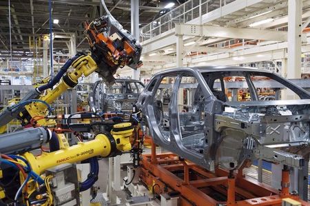 © Reuters. The Chrysler Toledo Assembly Complex used to produce Jeep Cherokee in Toledo