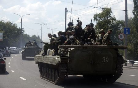 © Reuters. أوكرانيا: المتمردون يتركون مواقعهم على مشارف دونيستك