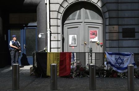 © Reuters. VERS LA REMISE DE MEHDI NEMMOUCHE À LA BELGIQUE