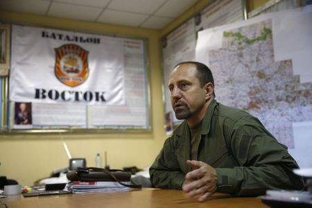 © Reuters. Comandante rebelde Alexander Khodakovsky concede entrevista