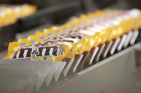 © Reuters. Packets of M&M's chocolates are seen at the production line of candy and chocolate maker Mars Chocolate France's plant in Haguenau