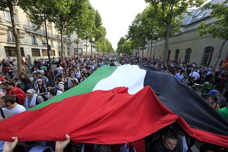 © Reuters. LES MANIFESTATIONS POUR GAZA AUTORISÉES AU CAS PAR CAS