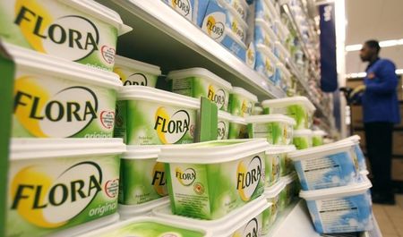 © Reuters. UNILEVER VOIT SA CROISSANCE GREVÉE PAR LES ÉMERGENTS