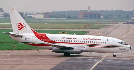 © Reuters. وكالة الانباء الجزائرية: سلطات الطيران فقدت الاتصال مع طائرة جزائرية