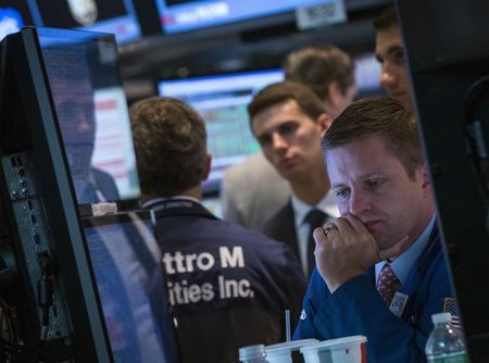 © Reuters. A trader watches his screen on the floor of the New York Stock Exchange