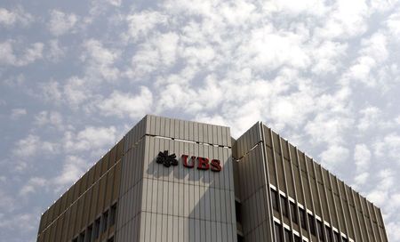 © Reuters. The logo of Swiss bank UBS is seen at an office building in Zurich