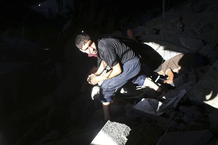 © Reuters. Momento decisivo para negociar una tregua en Gaza, tras más de 800 muertos