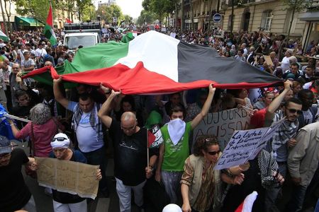 © Reuters. RECOURS DÉPOSÉ CONTRE L’INTERDICTION D’UNE MANIFESTATION PRO-PALESTINIENNE SAMEDI À PARIS