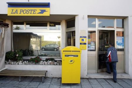 © Reuters. L’ARCEP AUTORISE LA POSTE À AUGMENTER SES TARIFS DE PLUS DE 5% PAR AN