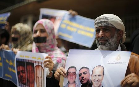 © Reuters. مسعفون: مقتل ثلاثة فلسطينيين في أعمال عنف بالضفة الغربية