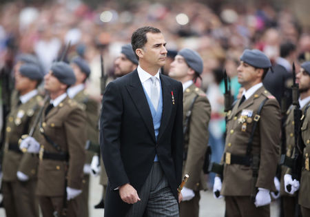 © Reuters. Felipe VI prohibirá a la Familia Real trabajar en el sector privado