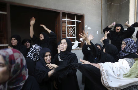 © Reuters. مقتل خمسة في ضربة جوية إسرائيلية لحديقة في قطاع غزة