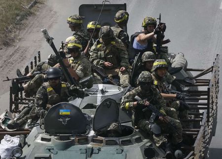 © Reuters. أوكرانيا تستعيد مزيدا من الأراضي مع احتدام القتال ضد الانفصاليين