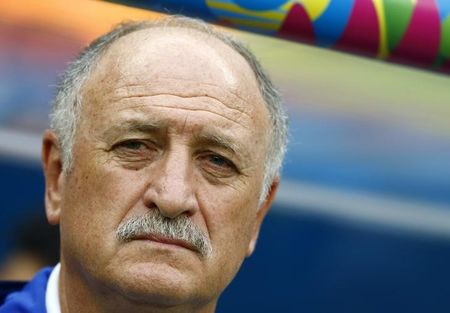 © Reuters. Técnico Luiz Felipe Scolari, que acertou nesta terça-feira sua volta ao Grêmio