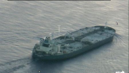 © Reuters. The oil tanker United Kalavyrta approaches Galveston, Texas