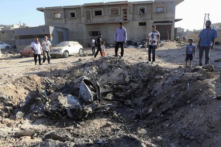 © Reuters. العثور على 75 جثة على الأقل في بنغازي بعد اشتباكات
